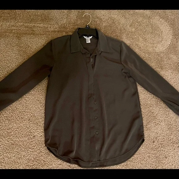 Clothes - Picture 1 of 2